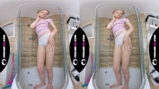 Juna lot oil on teenie titties and panties virtual reality