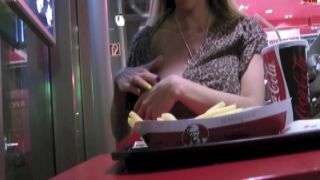 Meli-X - Sexhungrig im Fast Food Restaurant